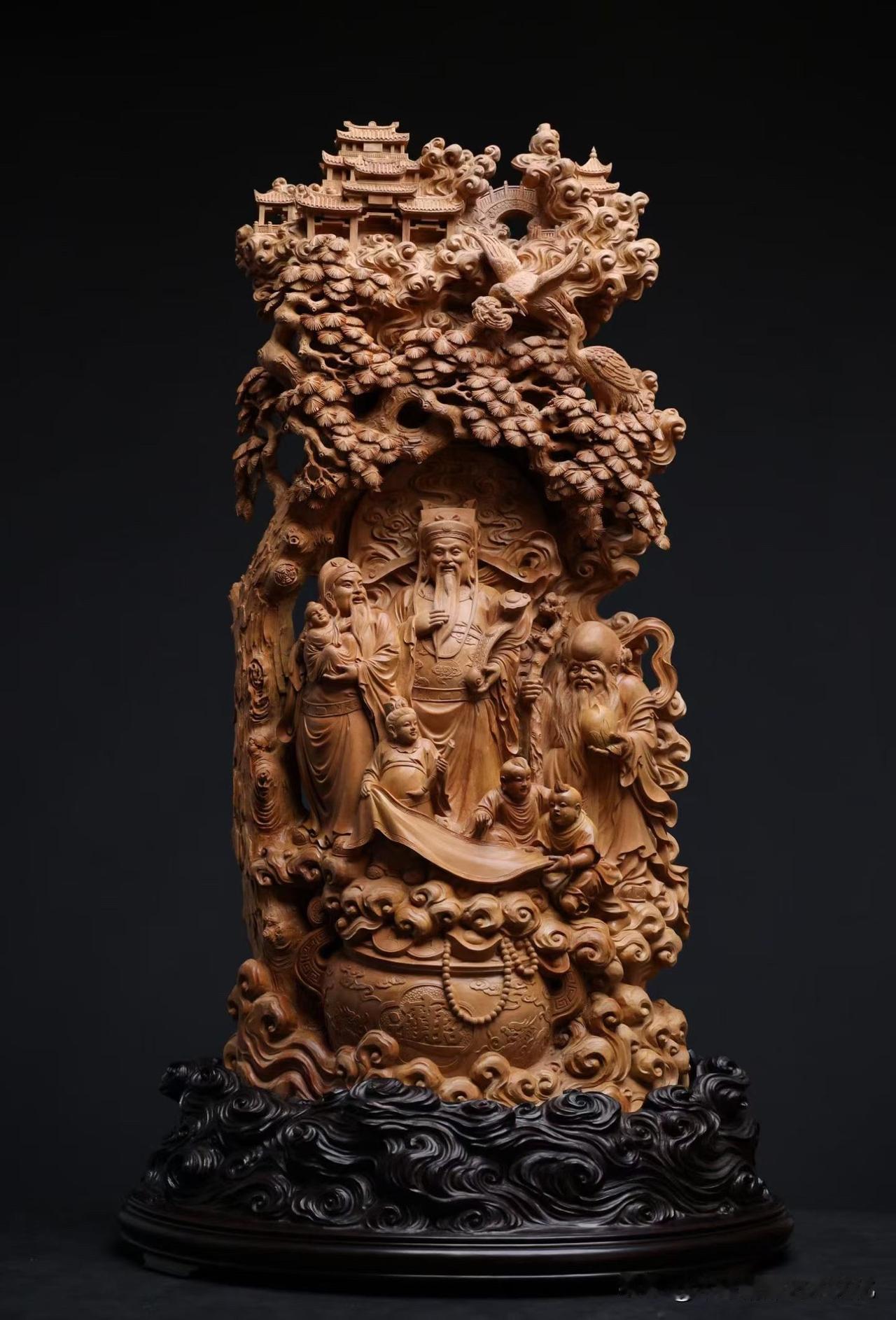 老山檀香｜福禄寿

不是一眼的张扬，
而是越看越“满”的那种气场。

檀香老料沉