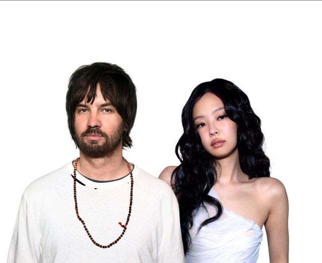 Dracula with Jennie在billboard hot 100前十已
