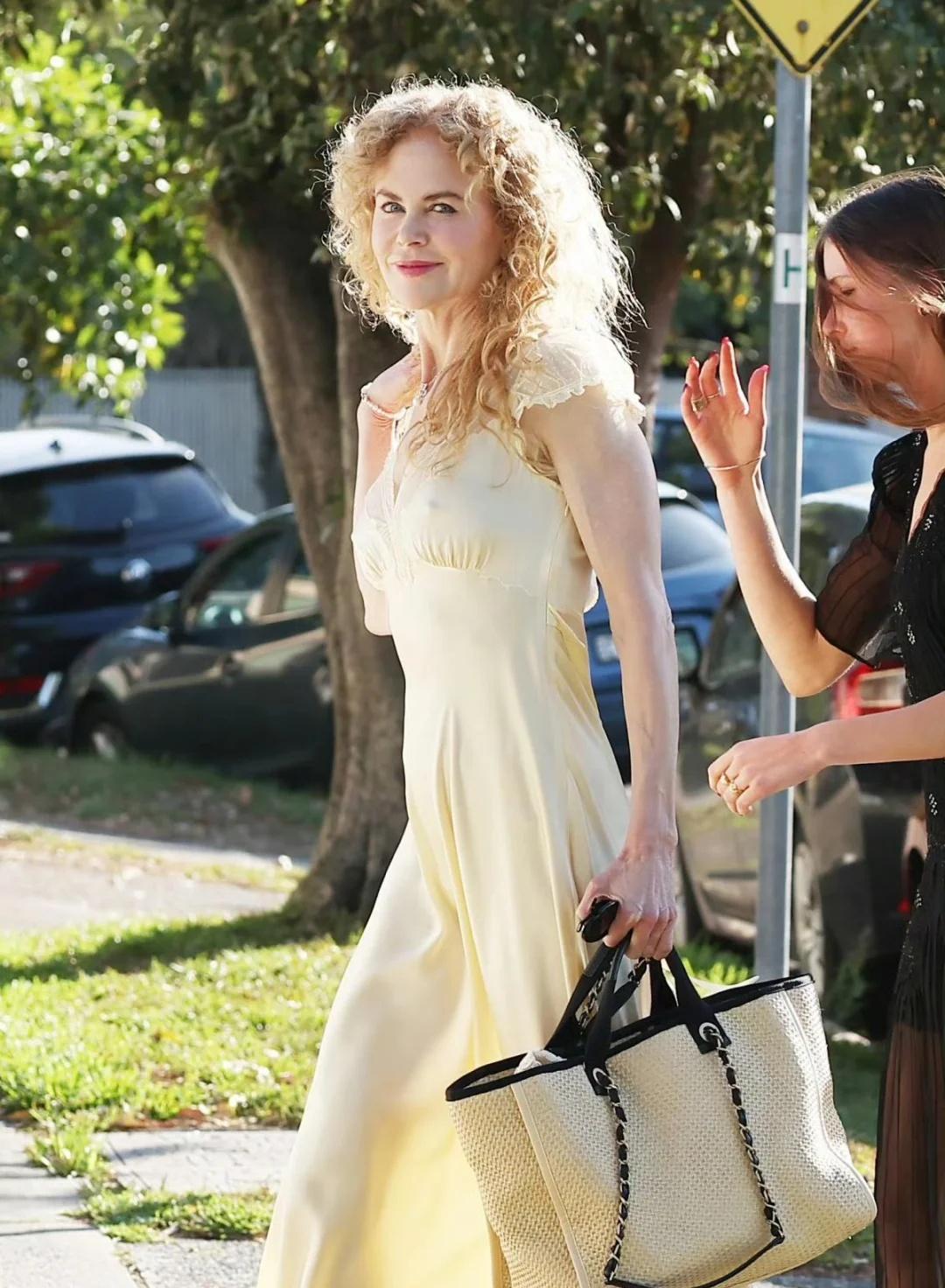 离婚堪比医美 💋妮可基德曼back to 90s.
Nicole Kidman