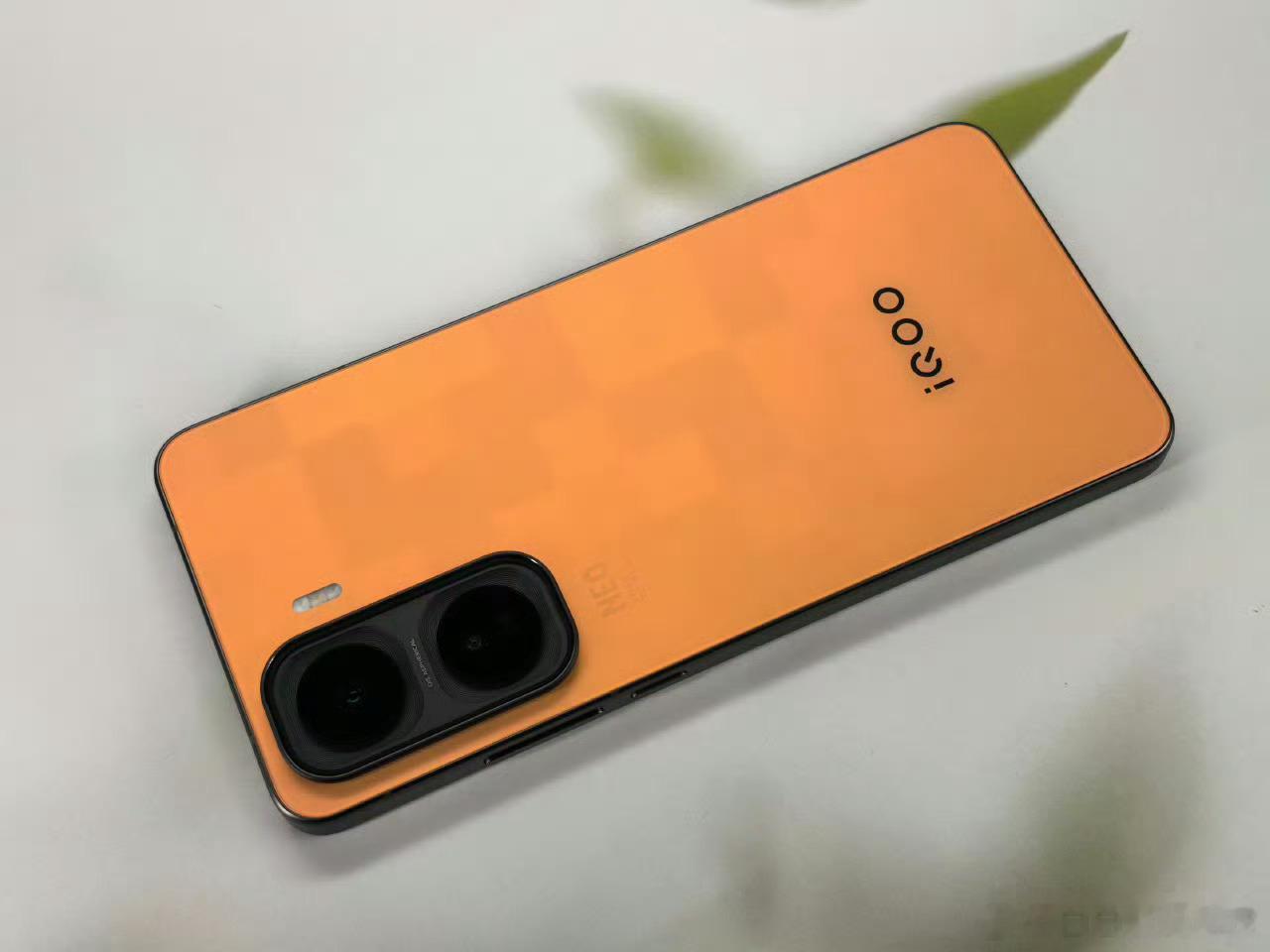 这段时间用iQOO Neo11打游戏，体验感真的很舒服🎮连着开黑一下午，帧率稳