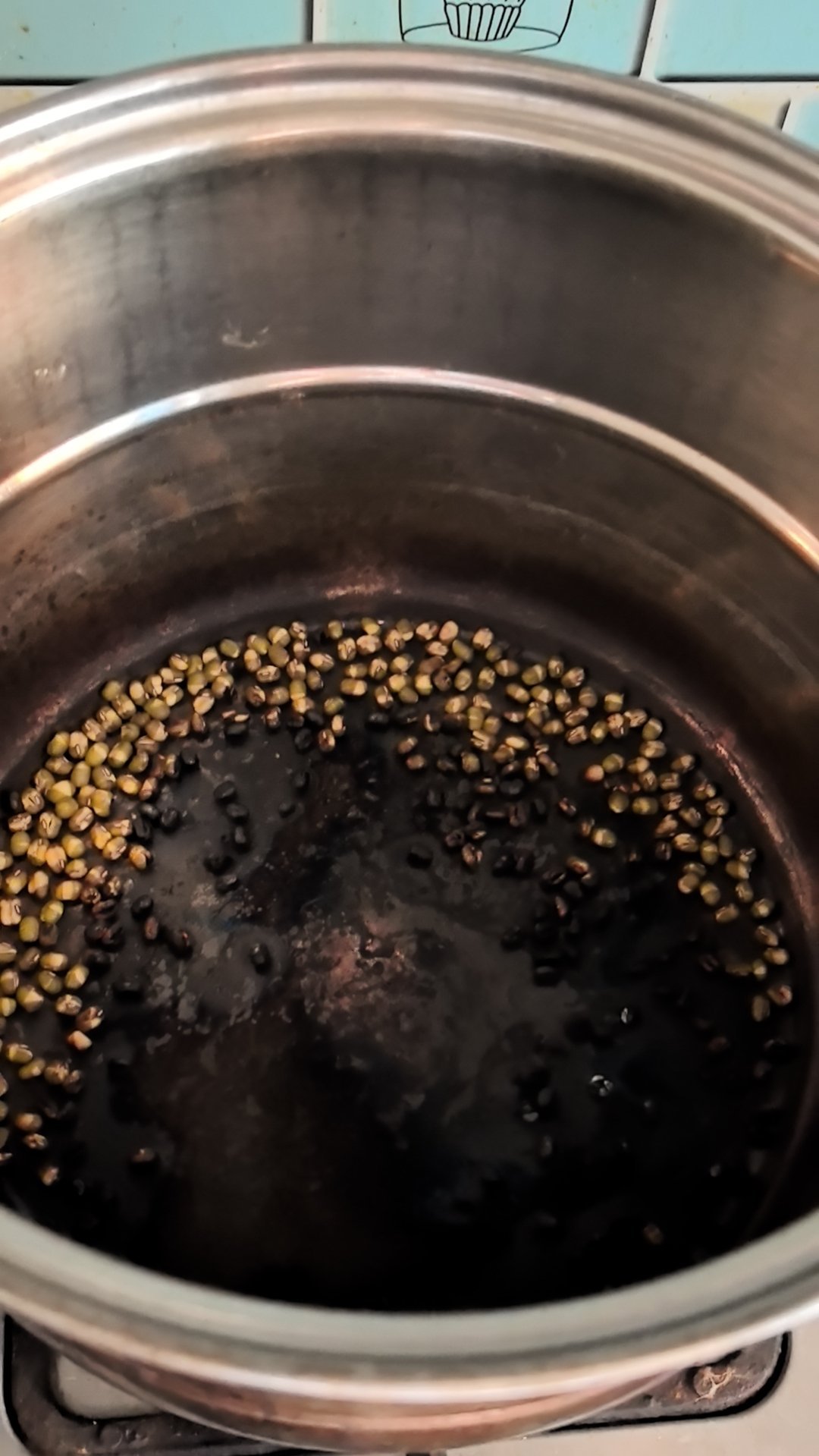 是一个把绿豆汤煮糊的琪女子一枚[捂嘴哭] ​​​