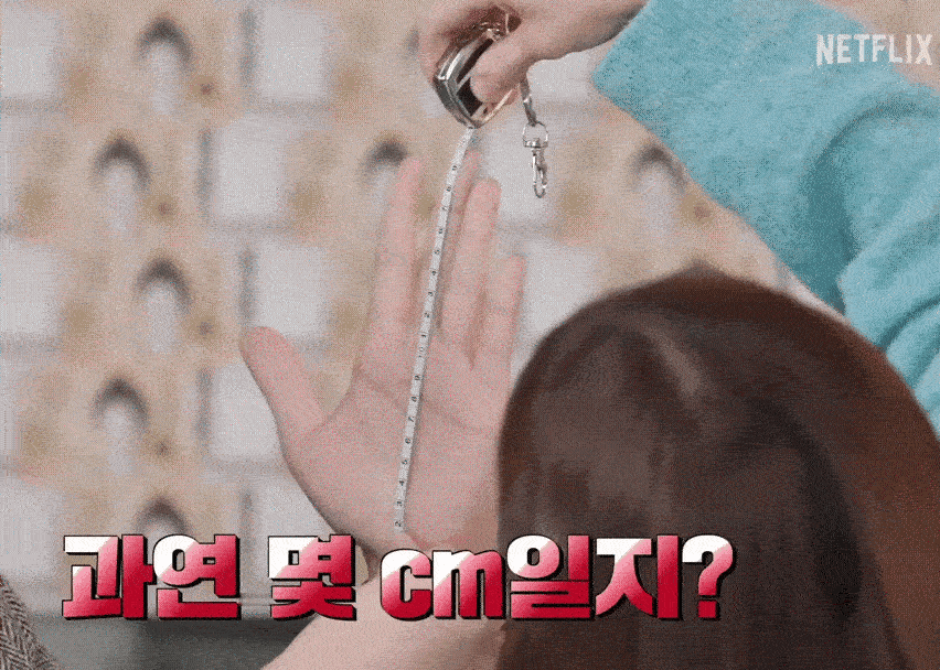 手的长度居然超过了20cm的李俊昊，普通人平均大小中男性20cm以上已经属于很大