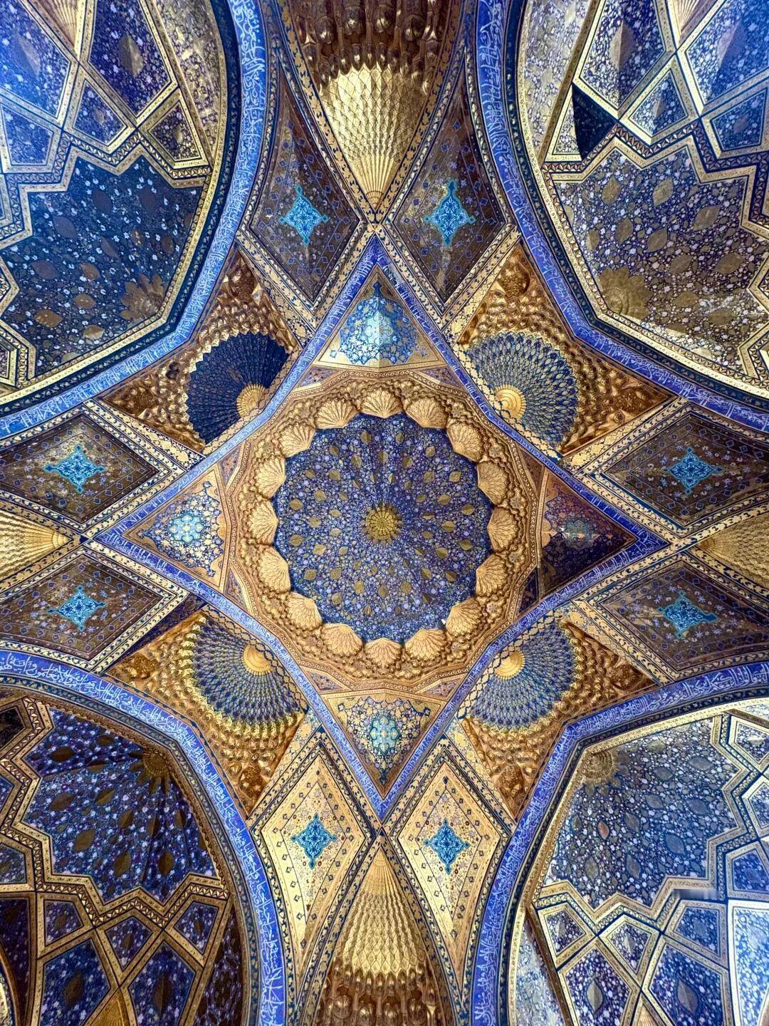 撒马尔罕治好了所有人的颈椎病
震撼，无比的震撼
并不是我们和欧洲才有令人震撼的建