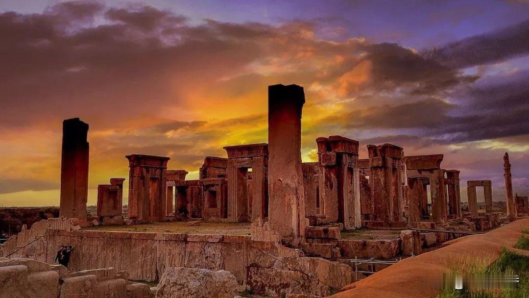 波斯国几千年的文化文明不是美国所能触及的，区区200多年的年轻国家如何能战胜几千