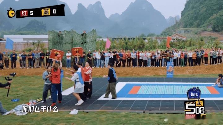 鹿晗连进六球徐志胜说他们在侮辱我哈哈哈哈哈 五哈篮球赛名场面，徐志胜客串篮筐却现