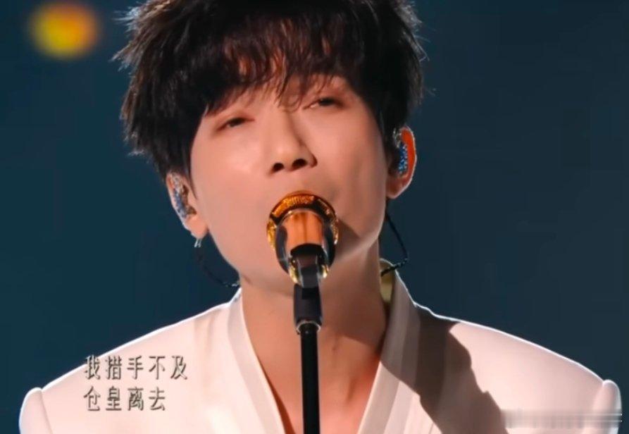 陈楚生11首选曲11种致敬陈楚生选11首歌，竟藏11种致敬。每首都有独特巧思，歌