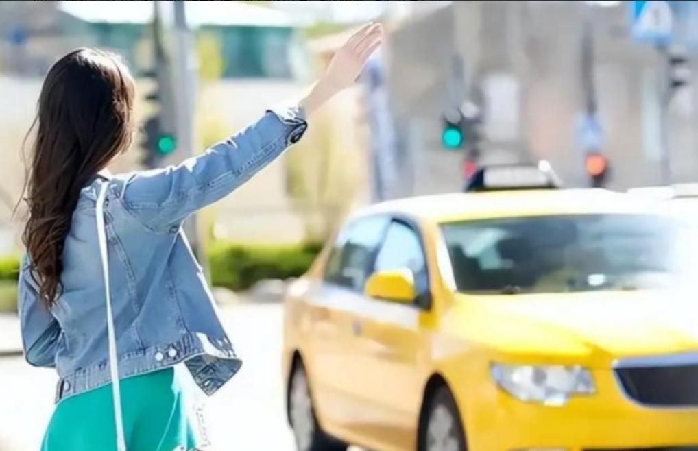 为什么大家现在宁愿等网约车，也不坐出租车？很简单，因为现在的出租车，已经彻底活成