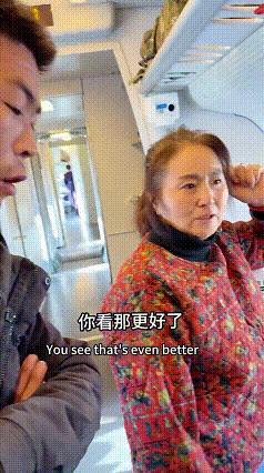 东北的天很冷，但东北人的心很暖。
刷到这个视频我泪目了，一个博主拍下了高铁上暖心