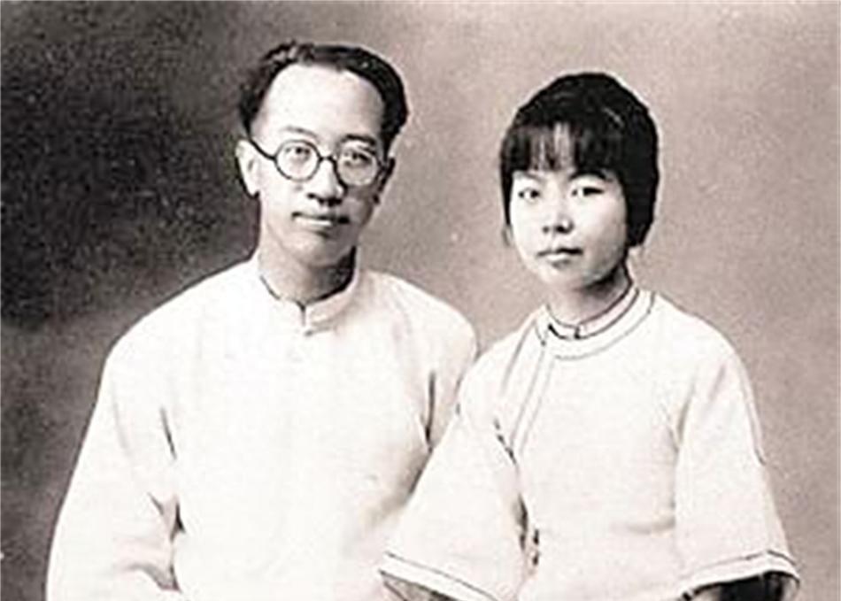 这位与发妻相伴多年、恩爱始终如一的男子，在发妻病逝一年后，毅然决定娶了比自己小2