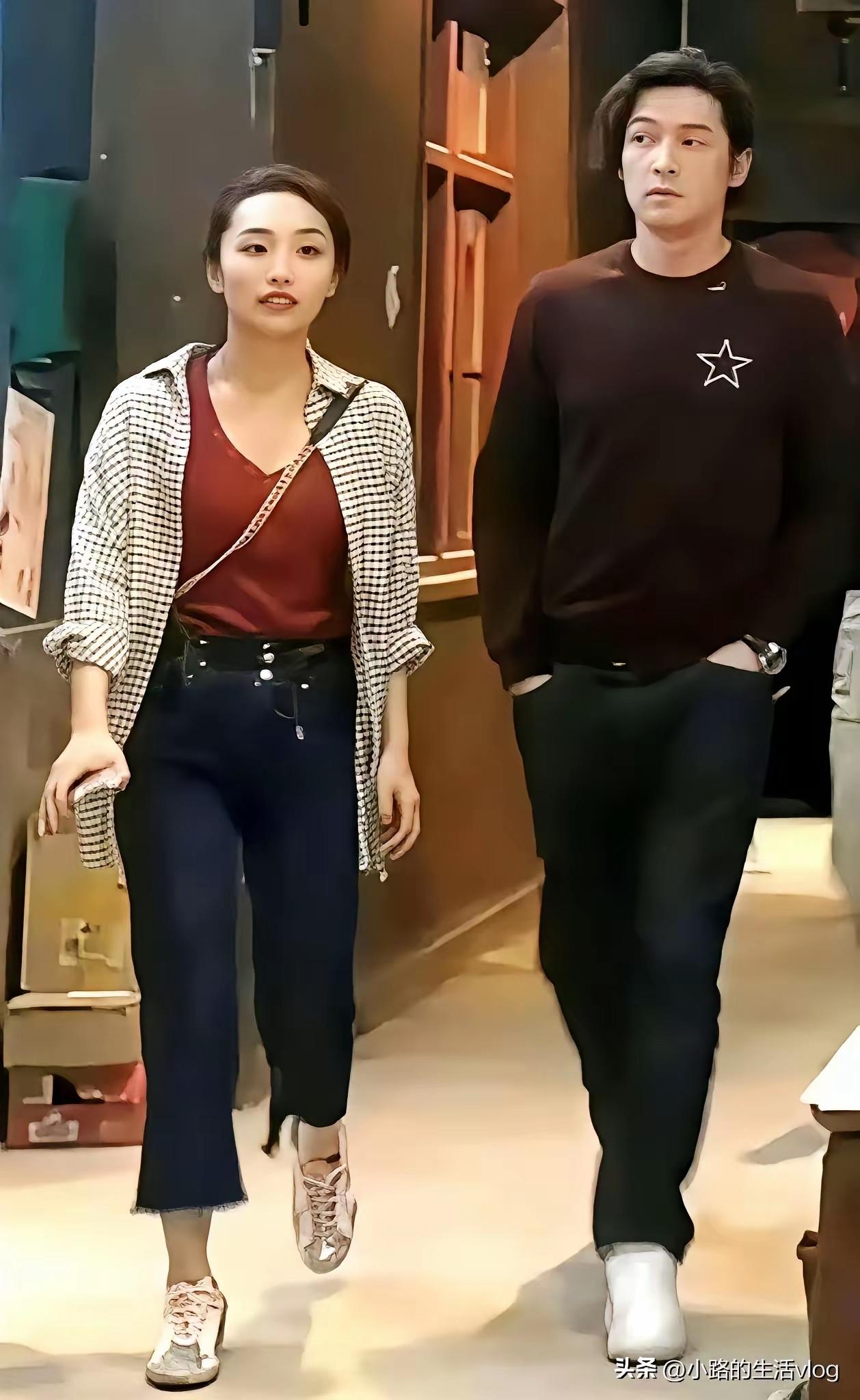 胡歌我认识，旁边女生是谁？