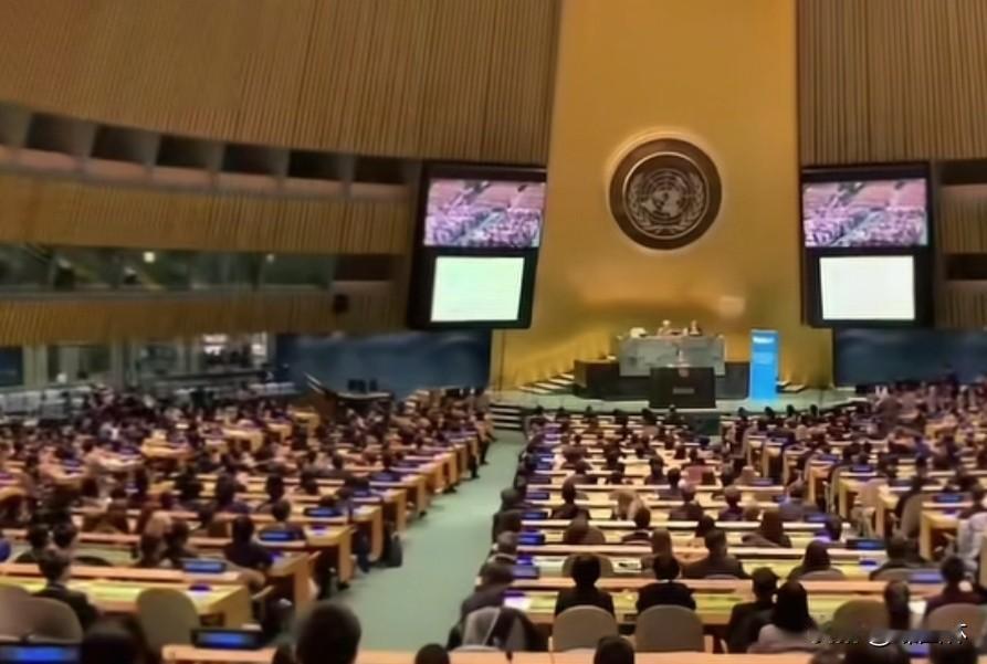 ①美国国务卿卢比奥带着‘’28点和平计划‘’在日内瓦与乌克兰及欧盟代表会晤，泽连