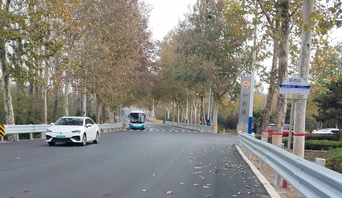 好消息，即墨旅游一号线(2101路鳌山卫）公交车今天已经恢复蓝鳌路上的原路线，所