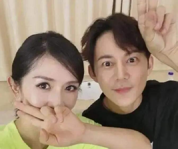 曾经娱乐圈里有种感情叫做谢娜和何炅！

当年的谢娜和何炅感情有多好？有次何炅喝多