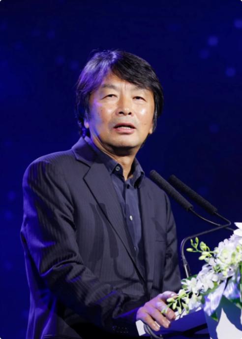 刘震云说："下等的孝顺，是给钱；中等的孝顺，是给脸；顶级的孝顺，是——先顾好自己