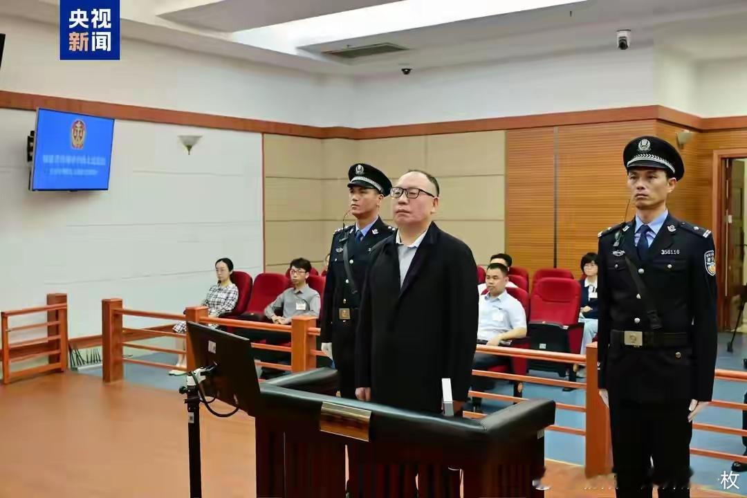 周喜安受贿1.34亿余元被判死缓受贿1.34亿余元，安徽省政协原副主席周喜安一审