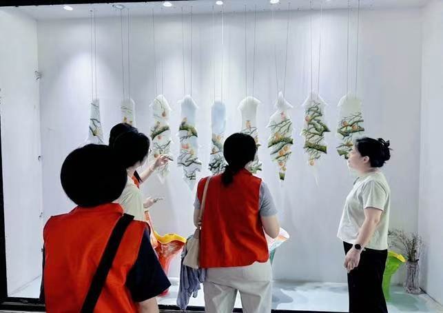 秦岭笑谈 寒假社会实践【琉光映古今 匠心传新声】始于元末明初，历经六百余年岁月沉