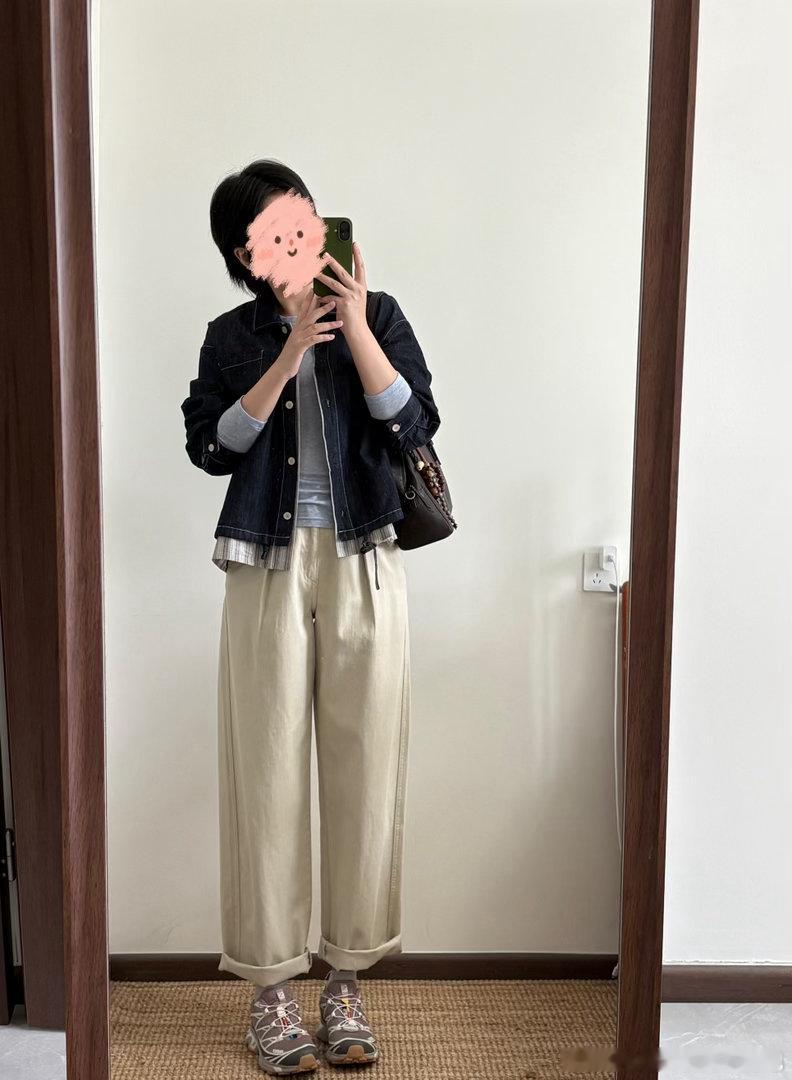 再摸半天！！耶耶耶✌🏻新包包已经成为我稳定的上班搭子！容量大搭配啥衣服都行哈哈