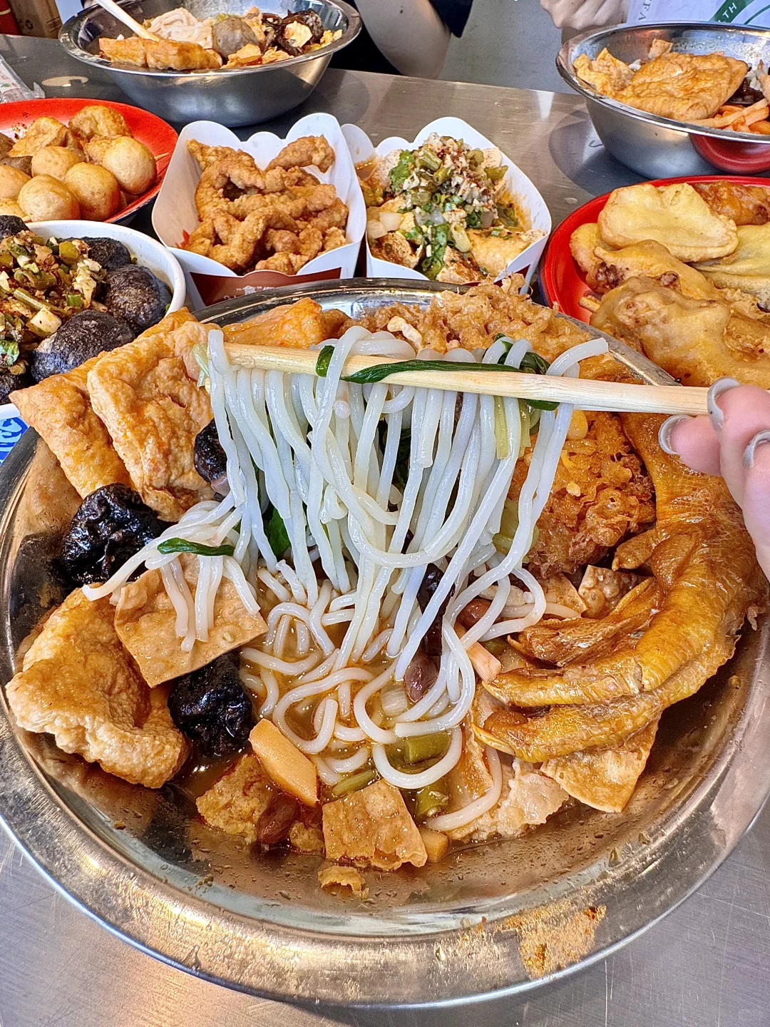 在中山。。这种坐满人的小店才好吃！！