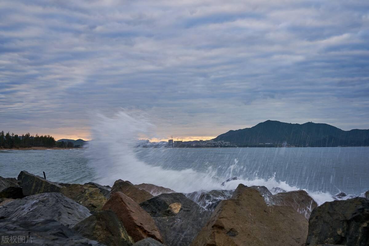 菲律宾之所以在南海跳得那么凶，其实最大的靠山并不是美国，而是中国“永远不开第一枪
