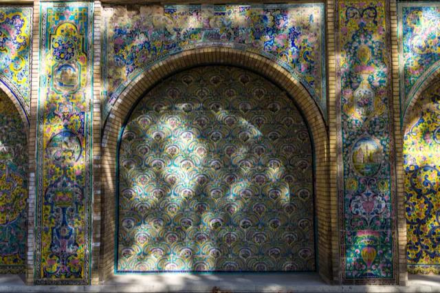 钢铁脊梁轰然倒下 伊朗“争气桥”成博弈祭品

4月2日凌晨的爆炸声撕裂了卡拉季的