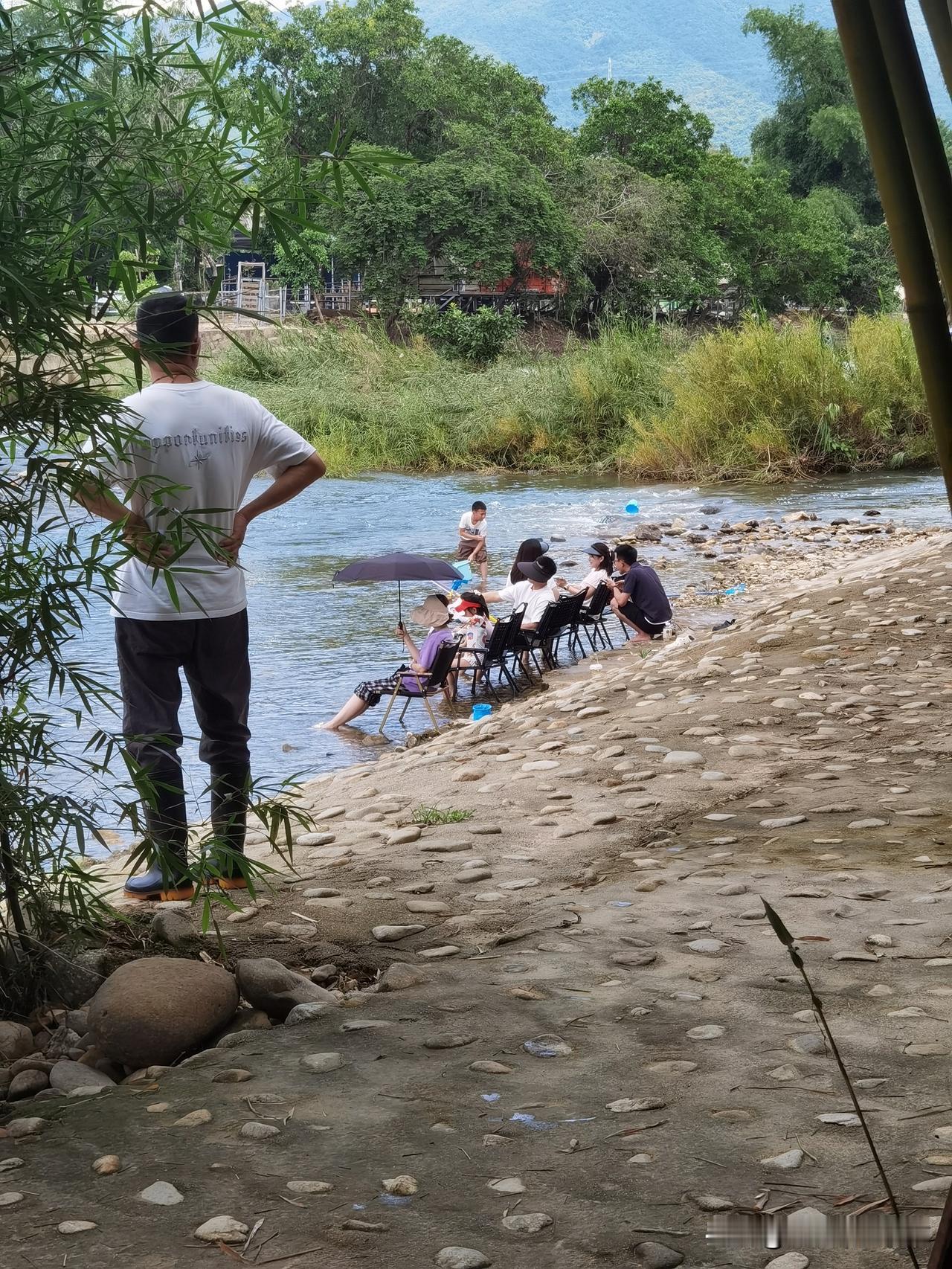 夏天旅游季出行要三思呀！

昨天 5 月 27 日，一六旬男子来广东惠东游玩，不