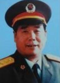 1986年傅全有视察墨脱时，发现300名解放军无一人穿军装，为何？
 
麻烦看官