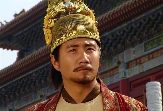 翻开元末那段历史，最让人想不通的，就是陈友谅。他登基称帝，国号“大汉”，法律、年