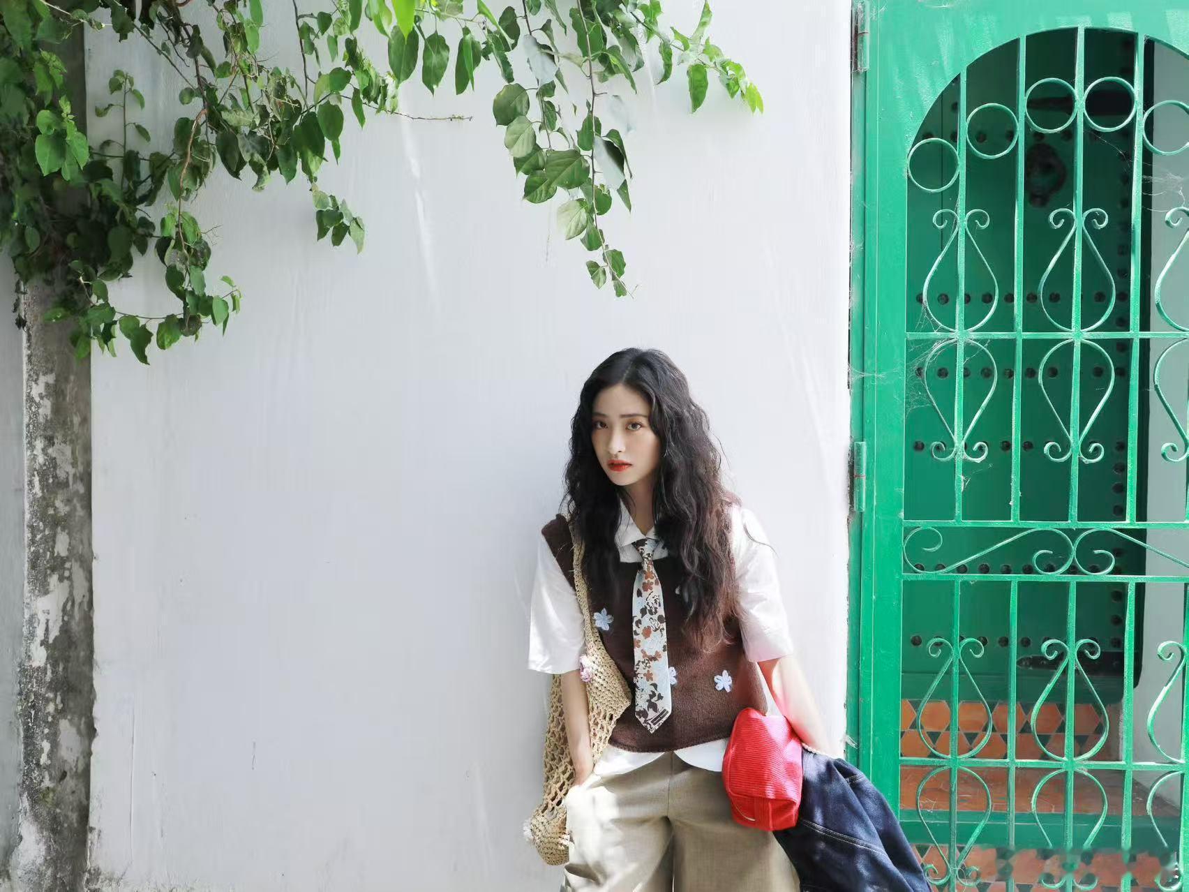 沈月中餐厅look沈月清新少年风沈月清新少年风，好看，[抓狂][抓狂] ​​​