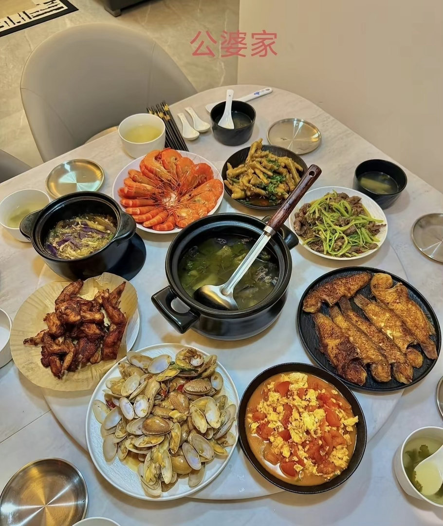 从饭菜上看，你觉得谁家的好吃？ 