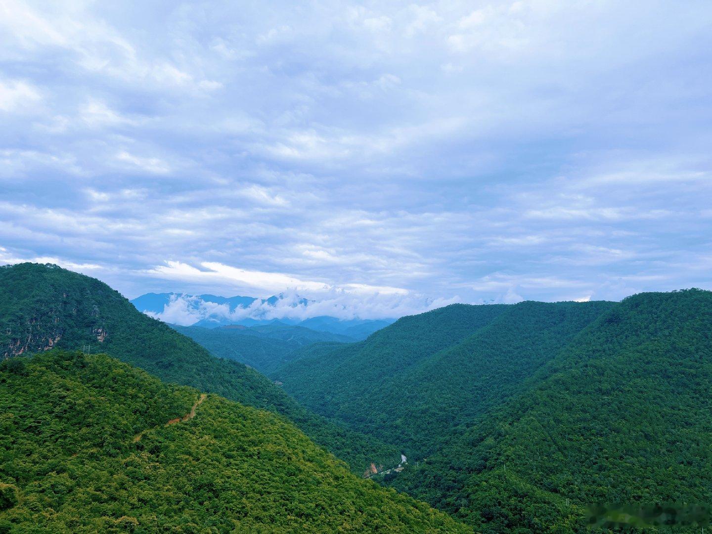 对“重”的理解就是山叠山、山摞山重叠一直对峰峦叠加的远山不可思议的喜欢此时此刻 