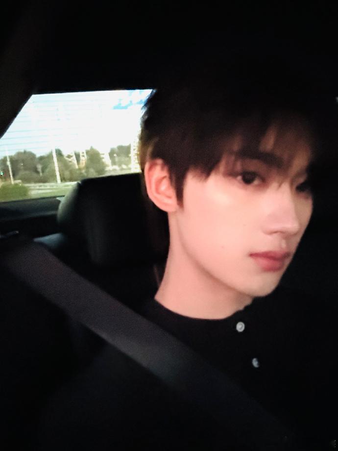 丁程鑫男友报备即视感丁程鑫侧脸帅的好权威丁程鑫随手记录生活碎片，一句暖心问候，男