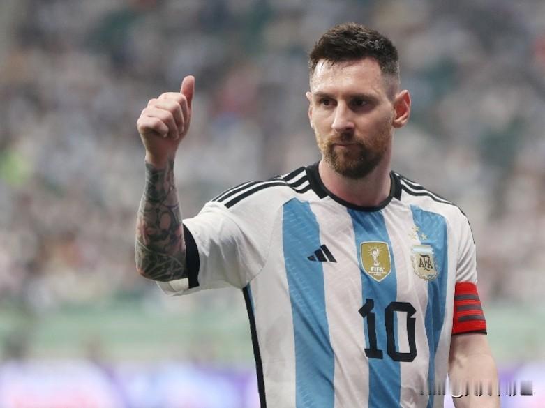 今年为2026美加墨世界杯，阿根廷是卫冕冠军，目前已打进四强，但综合数据、阵容硬