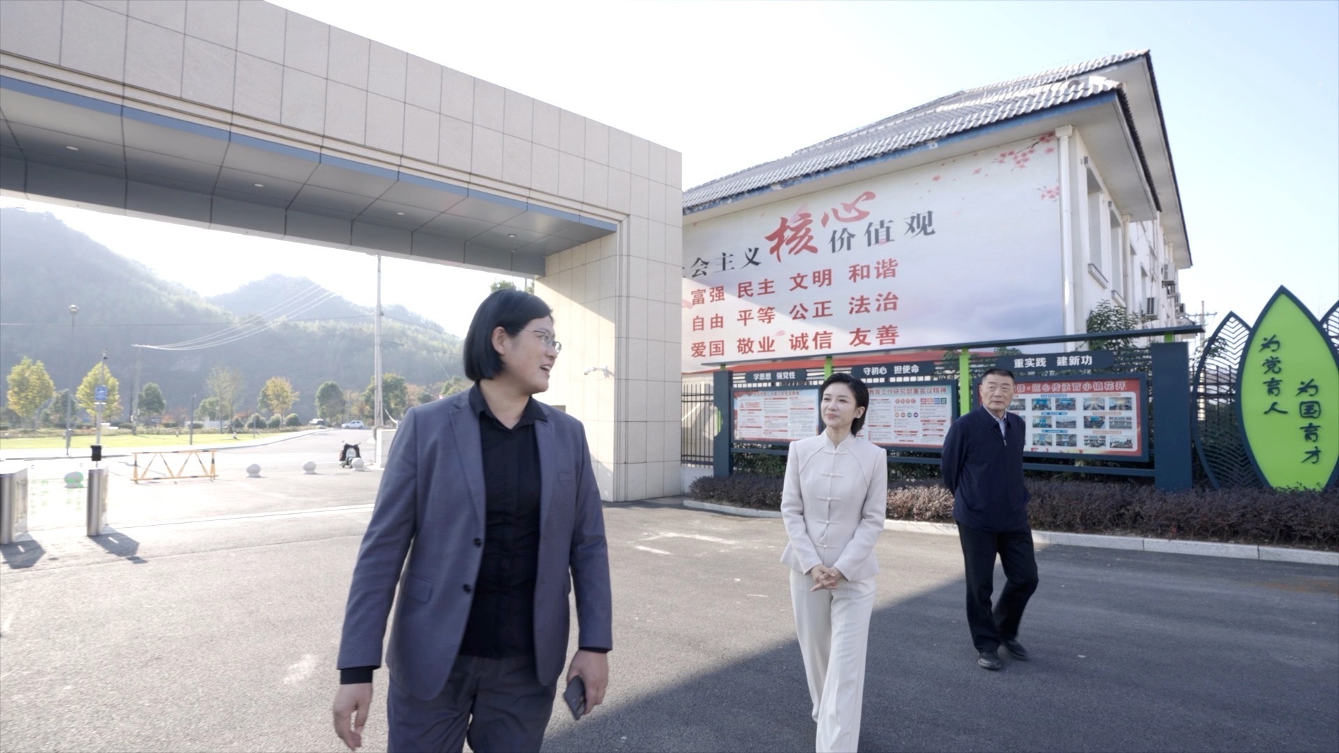 民营企业应该有怎样的担当  民企担当之光！看霍山企业，捐 5000 万建小学！于