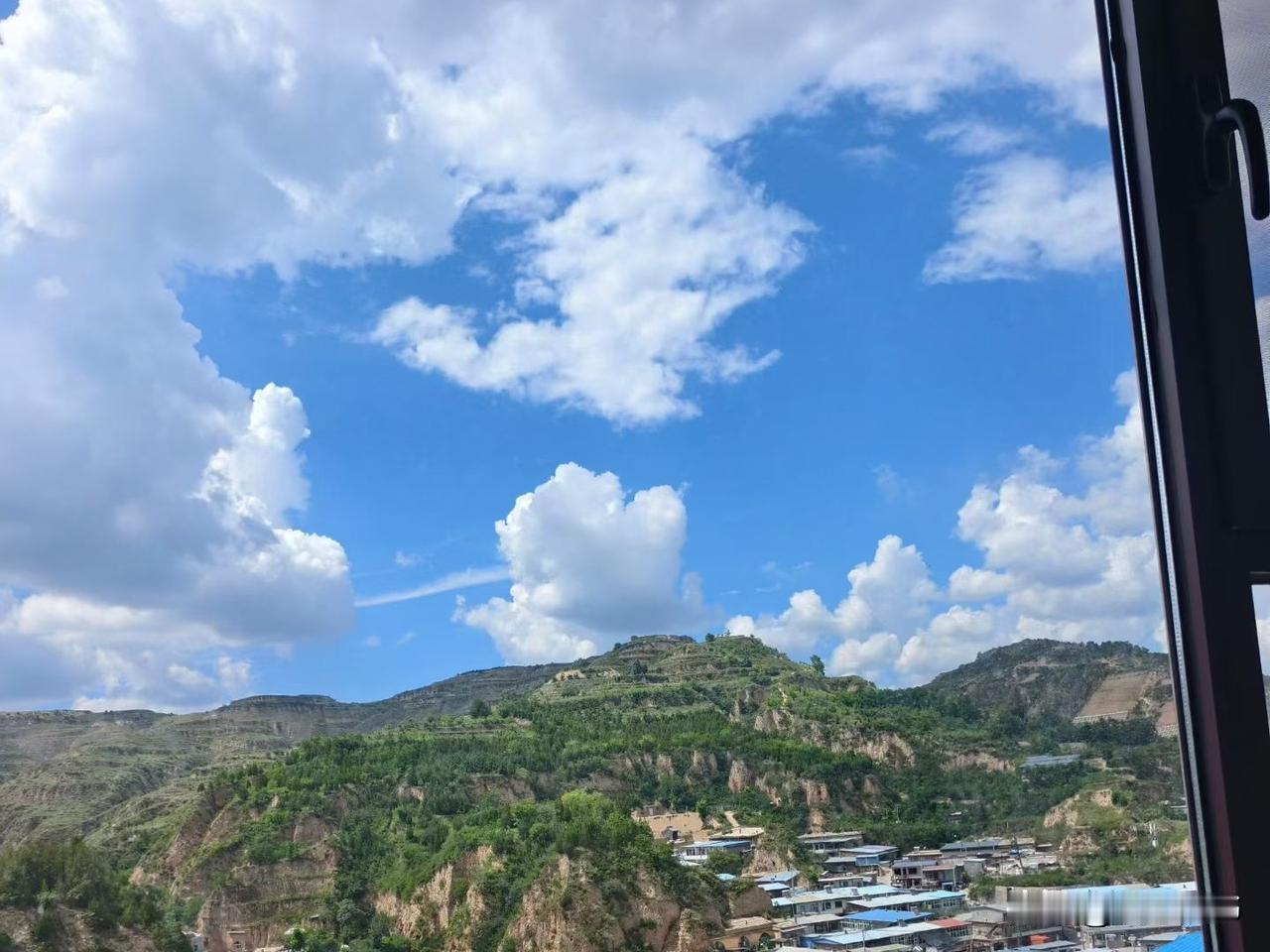 看到一个视频：婆婆善待儿媳妇，就是善待自己的晚年。
这句话很有道理，因为这辈子除