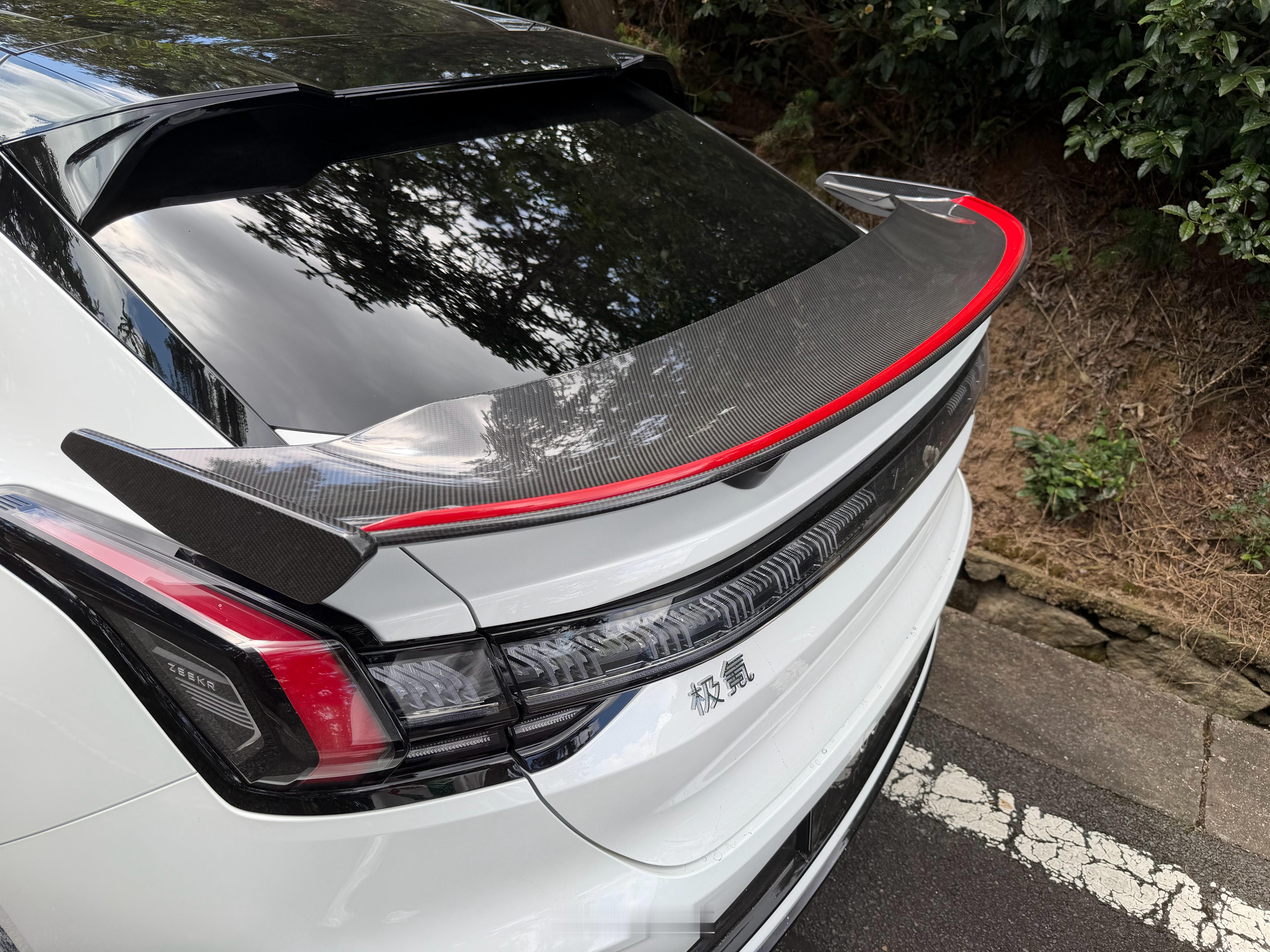 4680W的Zeekr Sound Max、009同款的伊姆斯躺椅、3D深层组织