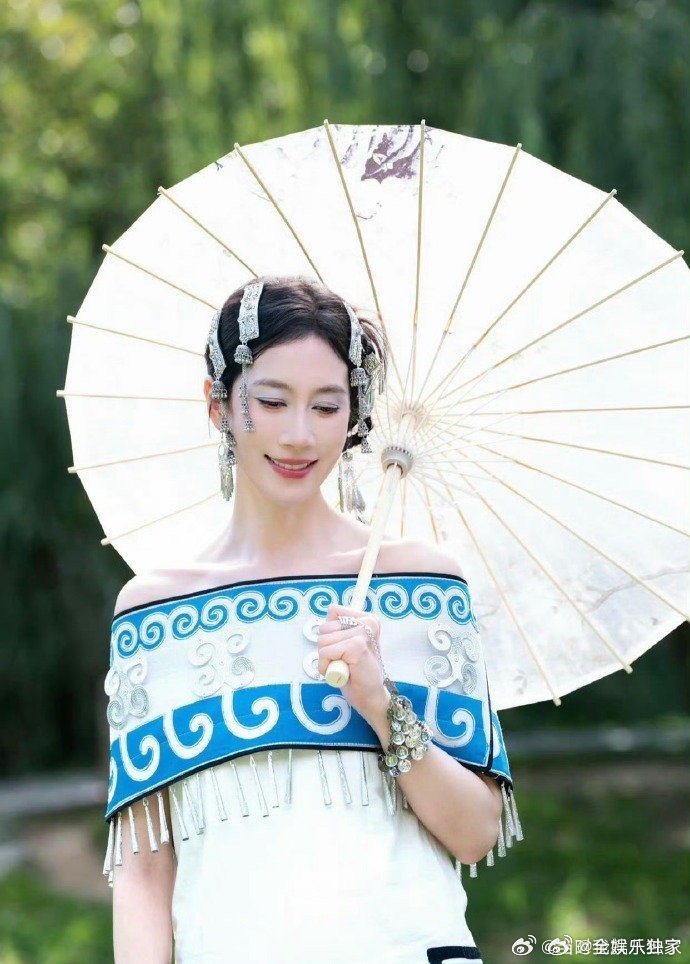 温峥嵘剪国风舞台乘风初舞台直播 一颦一笑皆是东方韵味，温峥嵘用《剪》舞台展现独属