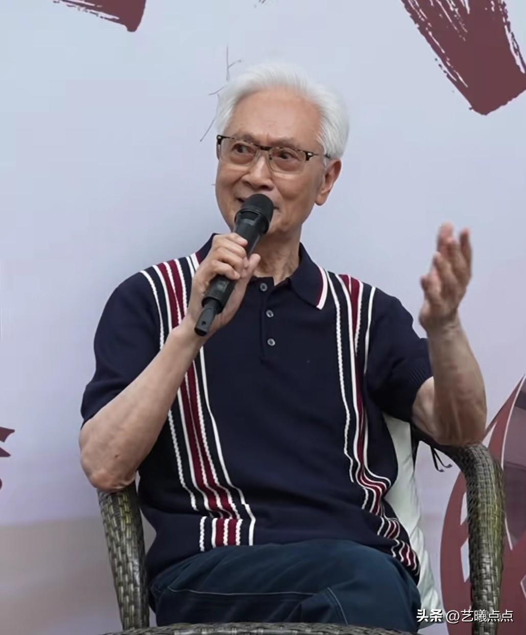 “小老大”成“老老大”了。
近日，87岁的著名电影表演艺术家梁波罗老师出现在上影