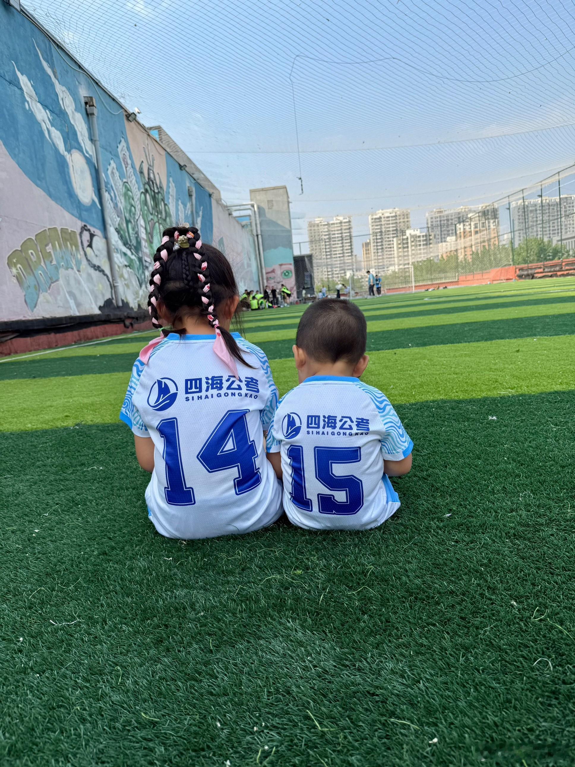 😂两只脚都这样了，太卖力气了 ​​​