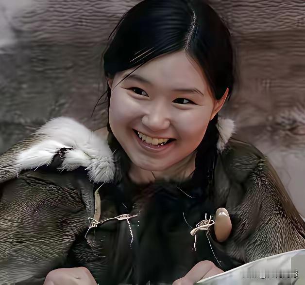 格陵兰岛的居民我看着很亲切，可能都是黄皮肤，黑眼睛黑头发的缘故吧！
有人说，早就