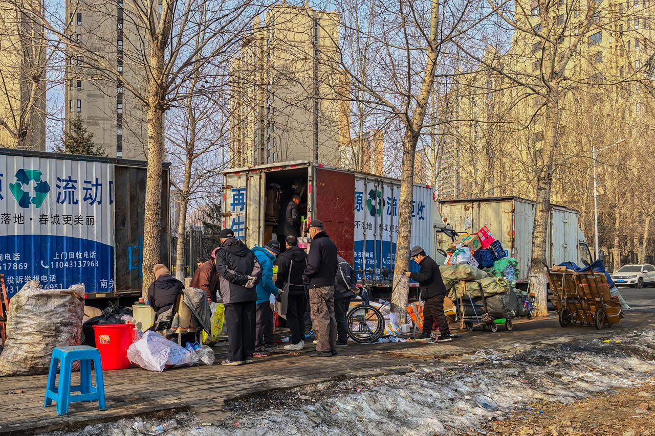 他们，才是垃圾分类真正的主力军

春节即至，城市街头巷尾年味渐浓。当人们沉浸在节