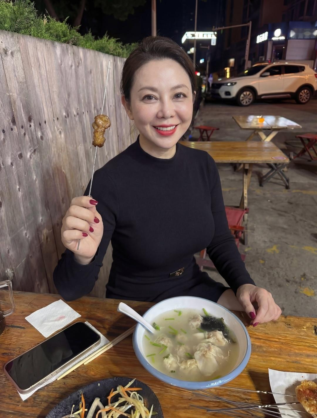 几十块钱的路边摊，才能试出一个人的真心！