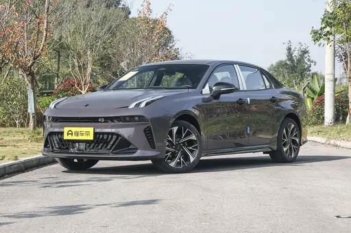 8—13万想买二手运动轿车，领克03真能聊一聊
 
我一直觉得，领克03这台车在