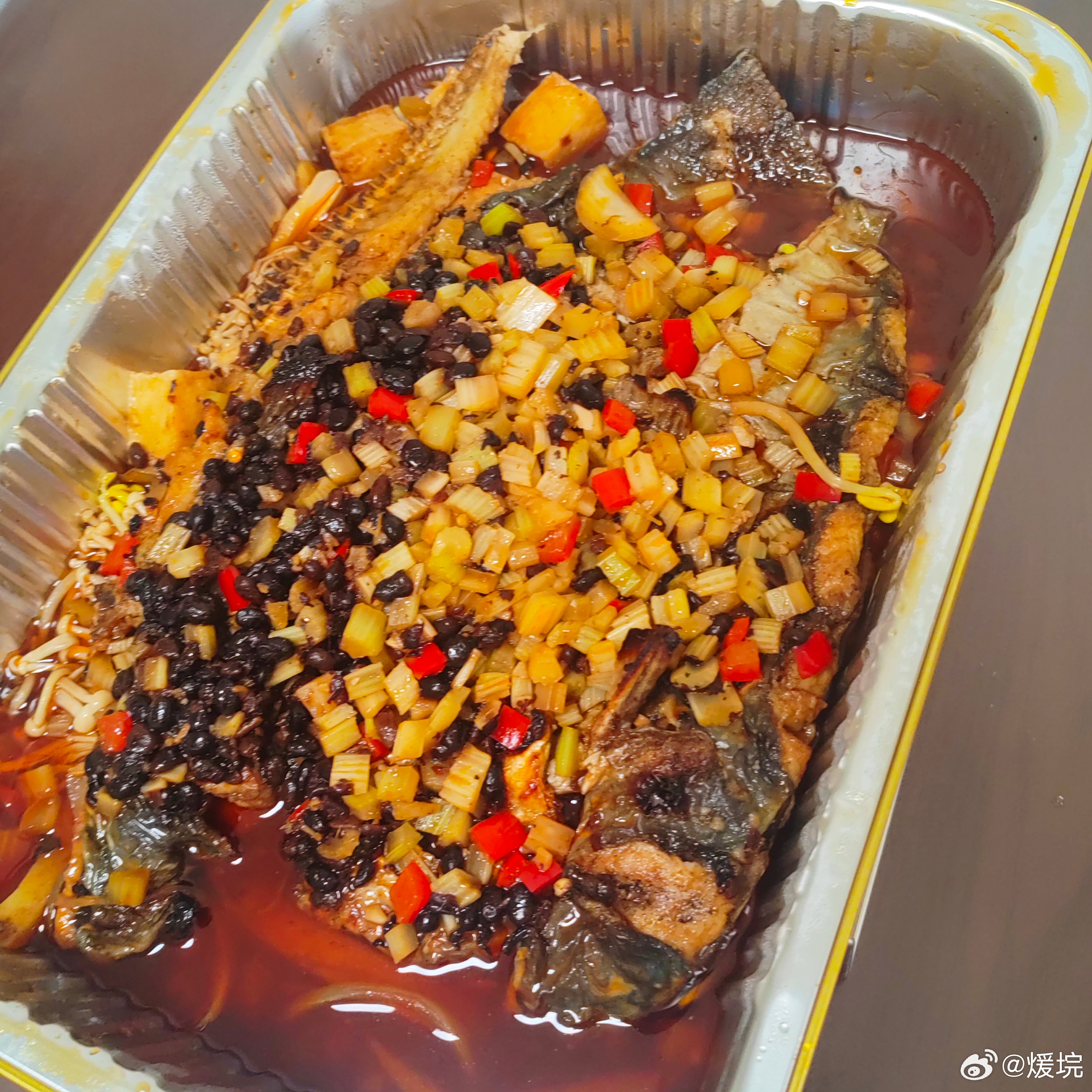 今天戊申终于吃上一口好饭了，前面三个连续的火流日，给我枭夺食夺得，没吃上一口囫囵