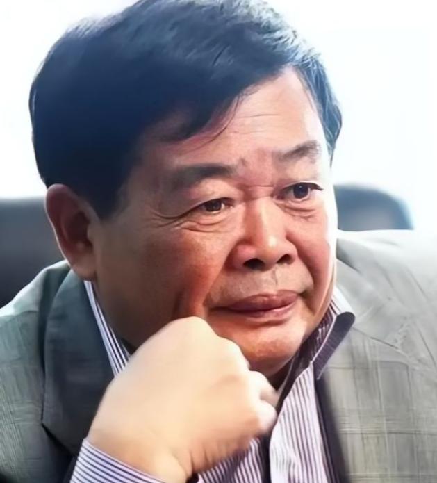 2015年，曹德旺拿出100万给一个小女孩换肾，可谁知，小女孩治愈后，却给曹德旺