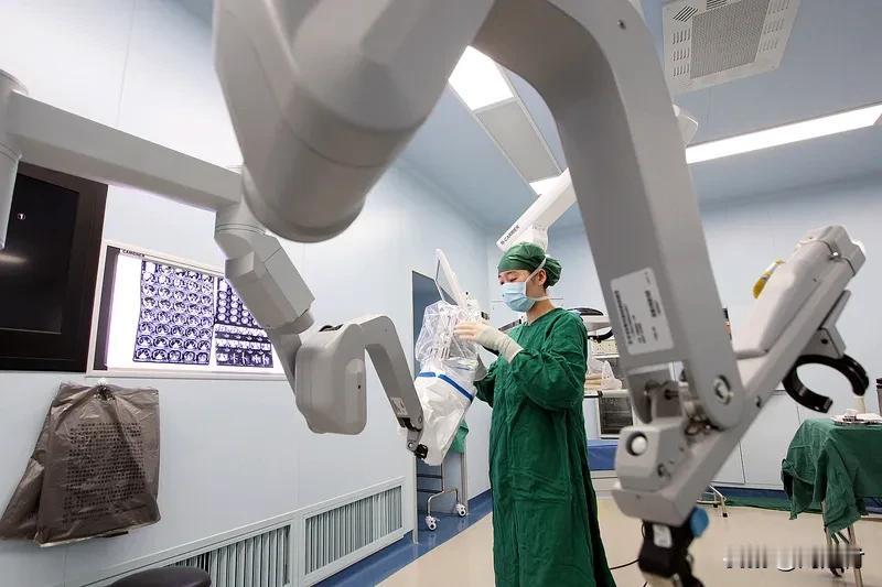 女子看胃病被建议做心脏微创手术身亡 女子看胃病建议做心脏微创手术后身亡
2025