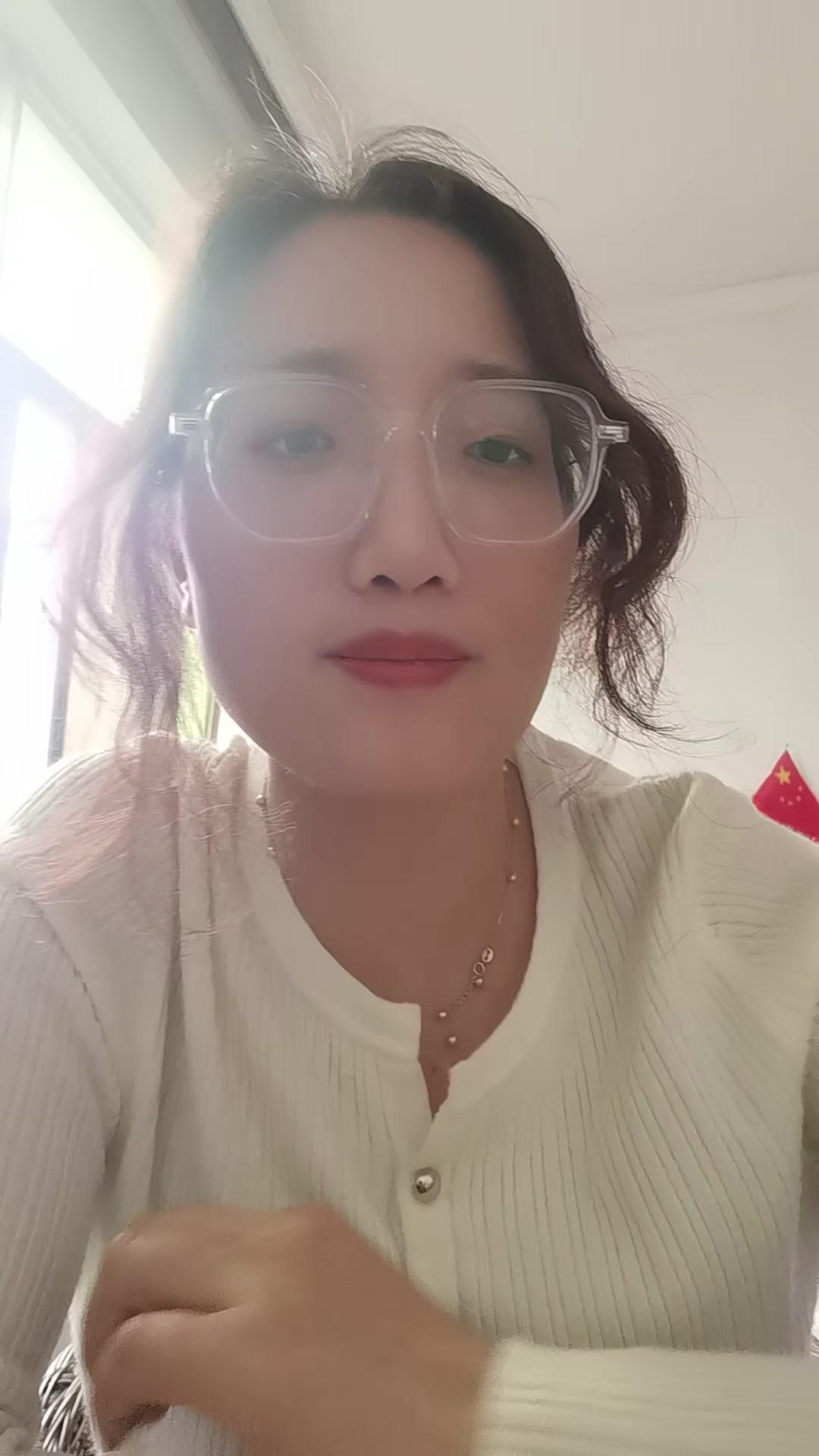 有男性朋友大言不惭说每月给媳妇2000元就是在“养她”，真的让我觉得又气又可笑。