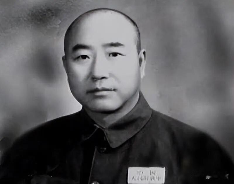 1949 年董其武发动绥远起义时，他的长子董呈祥滞留在重庆，随即被国民党当局抓捕