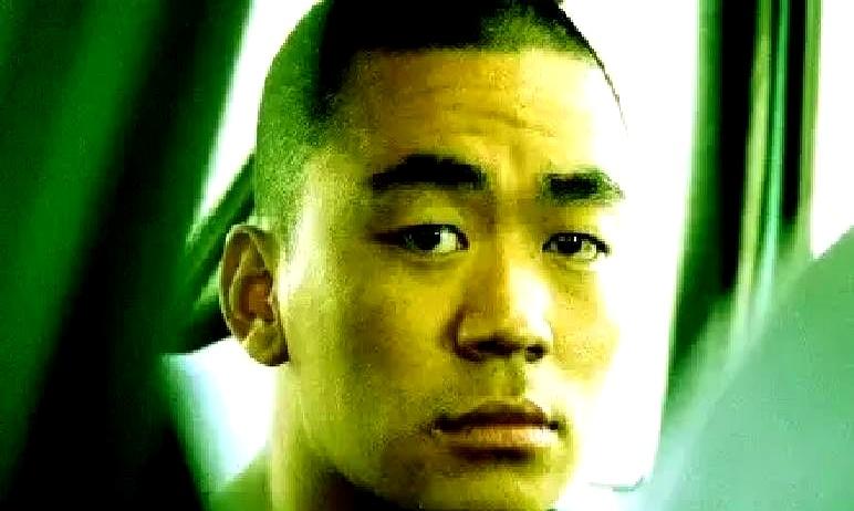 沈腾在节目里问王宝强，吴京、黄渤、徐峥和他自己谁的演技最差。
 

王宝强当场愣