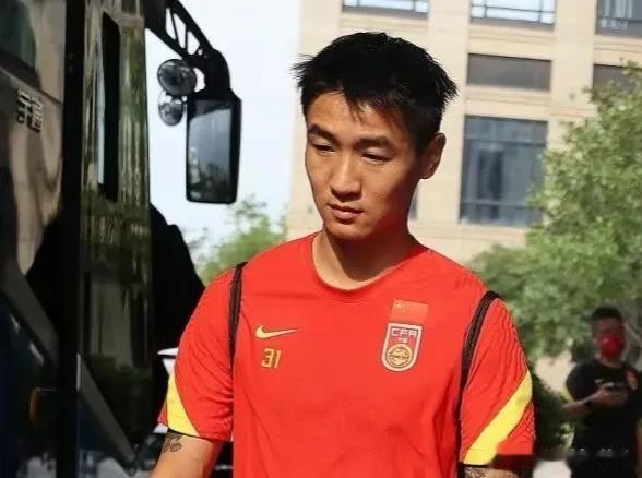 像韦世豪这样屡教不改的球员！强烈建议将韦世豪永久开除国足[V5]

北京时间7月