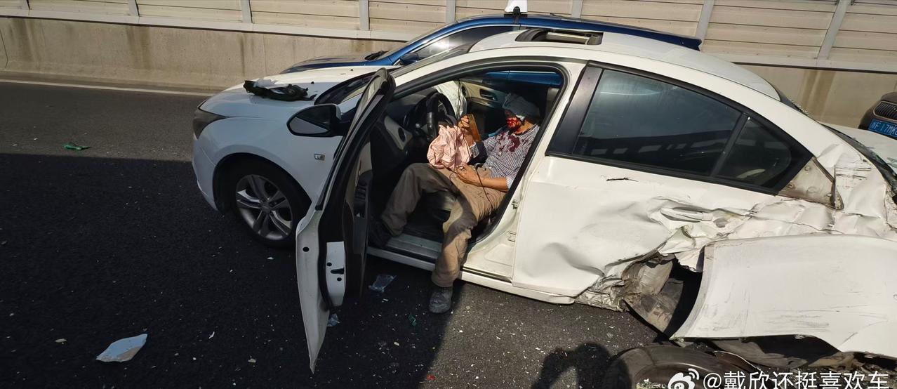 奎哥牛掰格拉斯[给力][给力][给力] @阿奎昊儿 ​​​